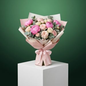 Canlı Pembe Şakayık ve Gül Buketi - Görsel 1