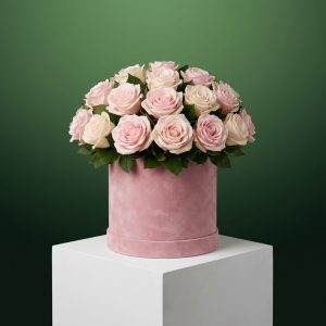 Yuvarlak Pembe Kadife Kutuda Pastel Pembe Güller - Görsel 1