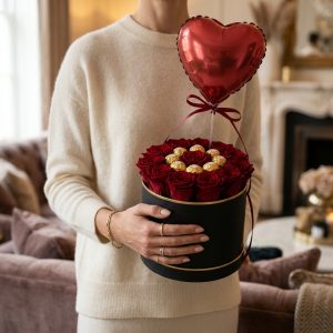 Uçan Kalp Balonlu Gül ve Ferrero Çikolata Hediye Kutusu - Görsel 2